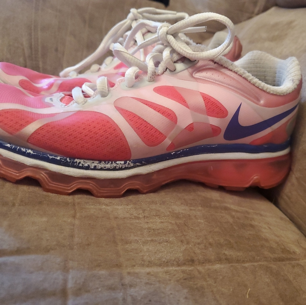 Women's Nike Air Max Size Pink 8.5
